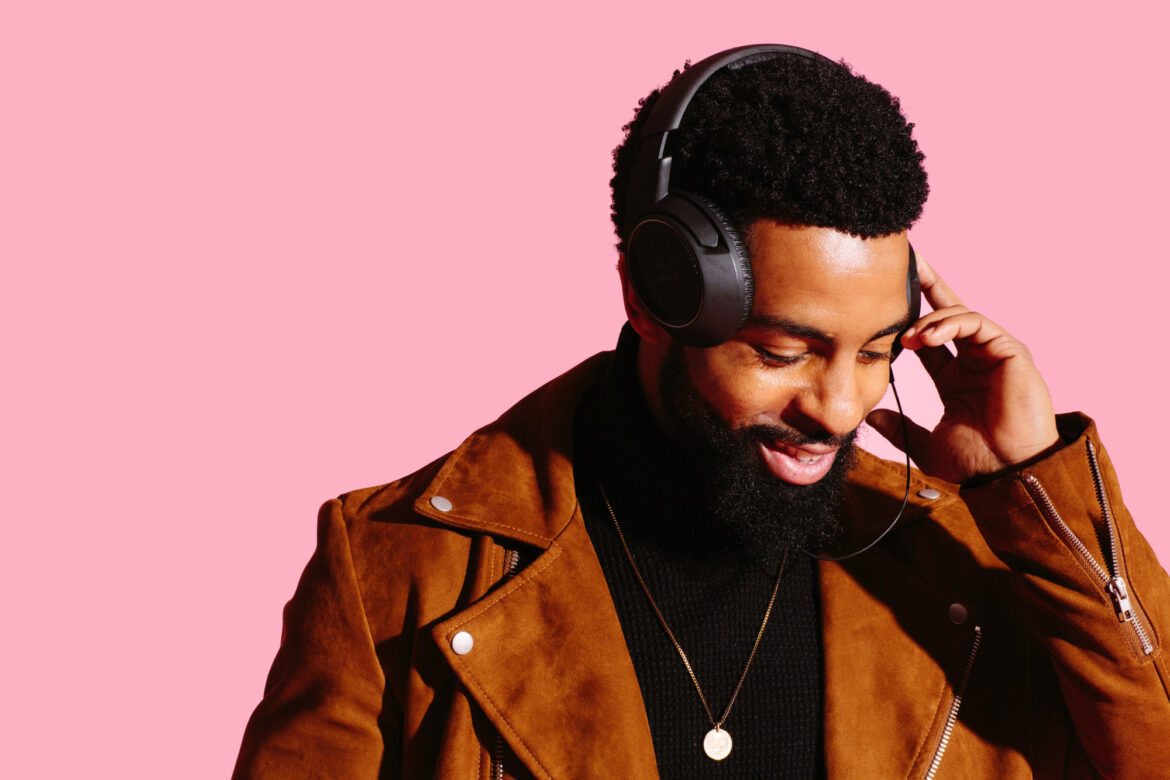 Have you always wanted to write about and review music for a living? Here's a good pathway to turn you into a bonafide music journalist.