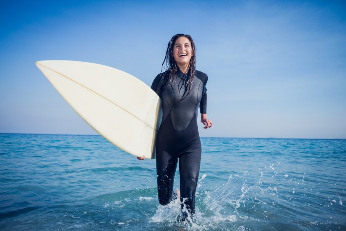 What Are the Benefits of Wearing a Wet Suit?