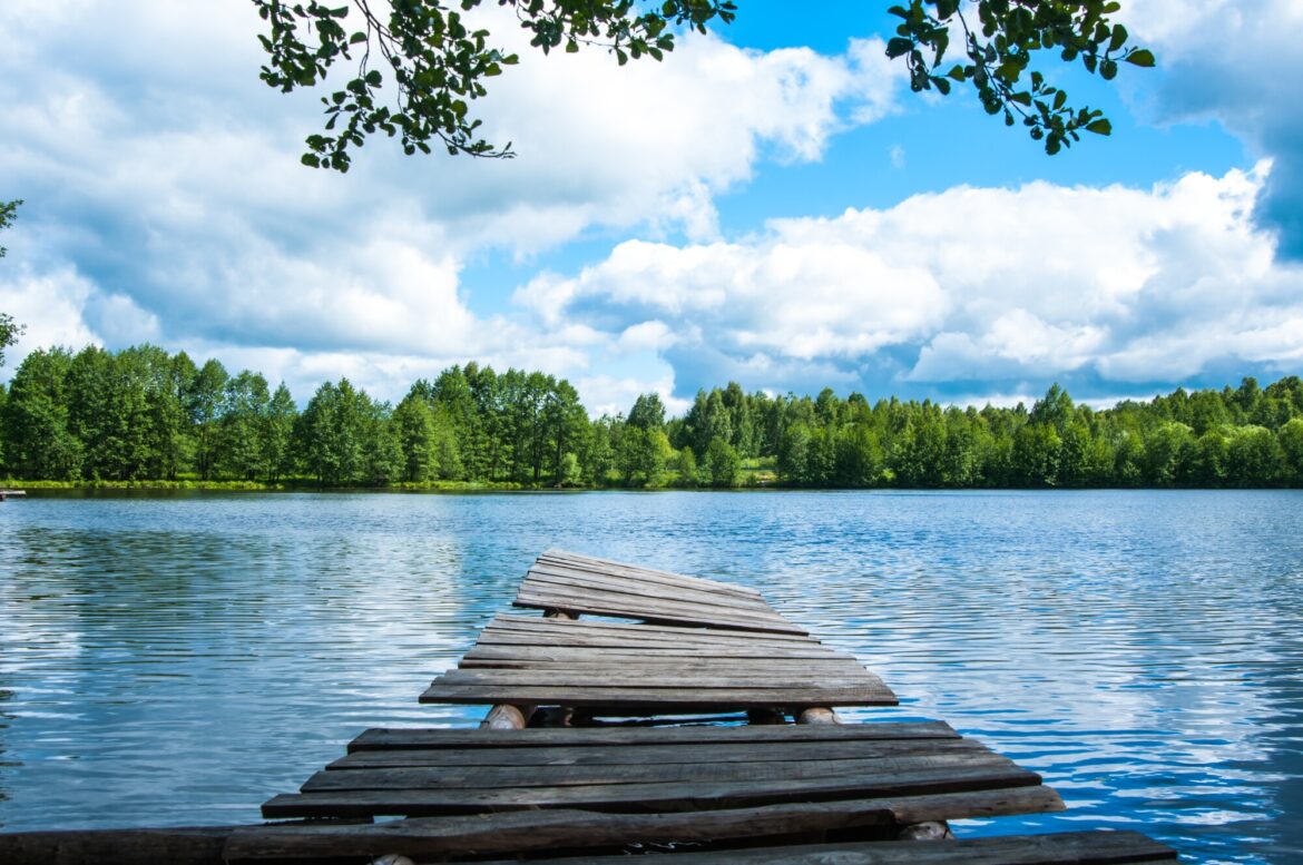 Are you thinking about taking a quick lake trip? Make sure you check out our quick guide for everything you'll need for the perfect lake day.